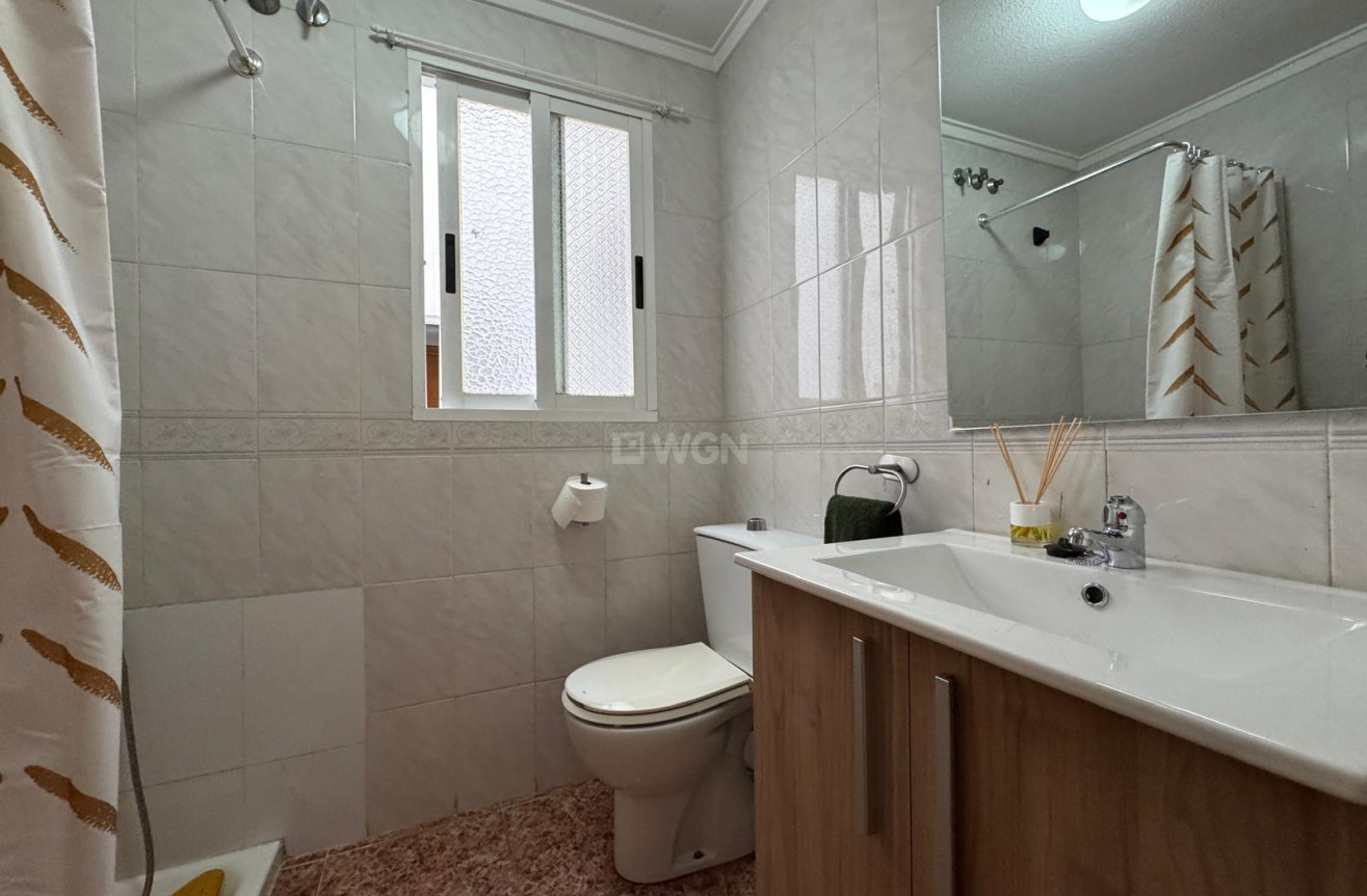 Odsprzedaż - Mieszkanie w bloku - Torrevieja - Centro