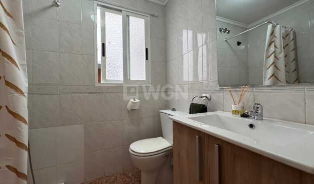 Odsprzedaż - Mieszkanie w bloku - Torrevieja - Centro