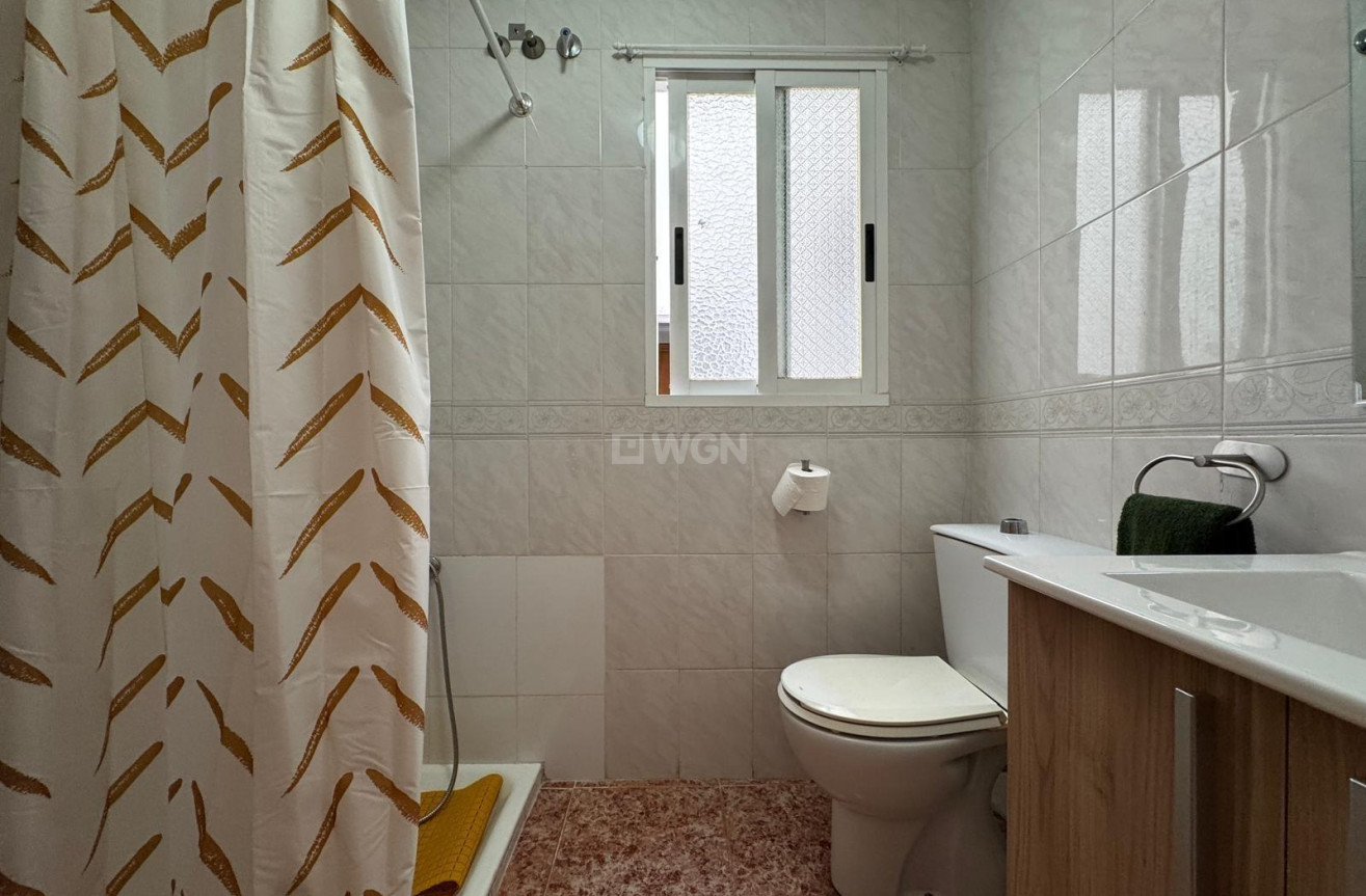 Odsprzedaż - Mieszkanie w bloku - Torrevieja - Centro