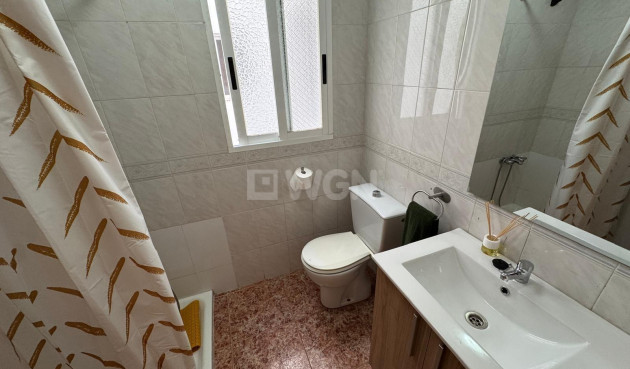 Odsprzedaż - Mieszkanie w bloku - Torrevieja - Centro