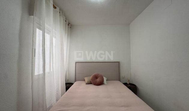 Odsprzedaż - Mieszkanie w bloku - Torrevieja - Centro