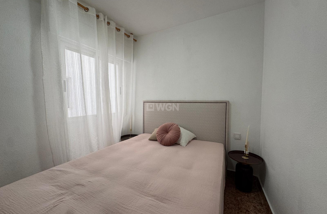 Odsprzedaż - Mieszkanie w bloku - Torrevieja - Centro