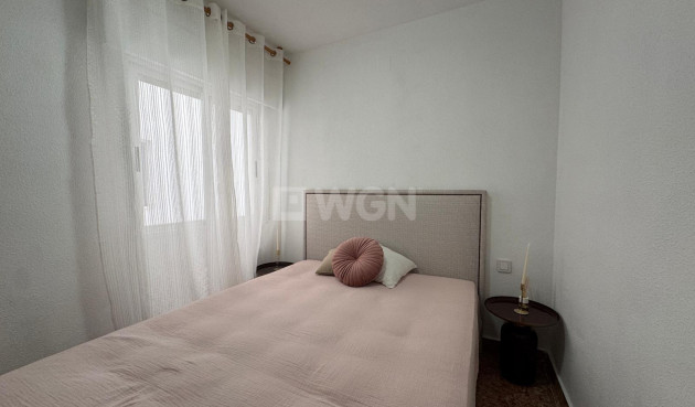 Odsprzedaż - Mieszkanie w bloku - Torrevieja - Centro