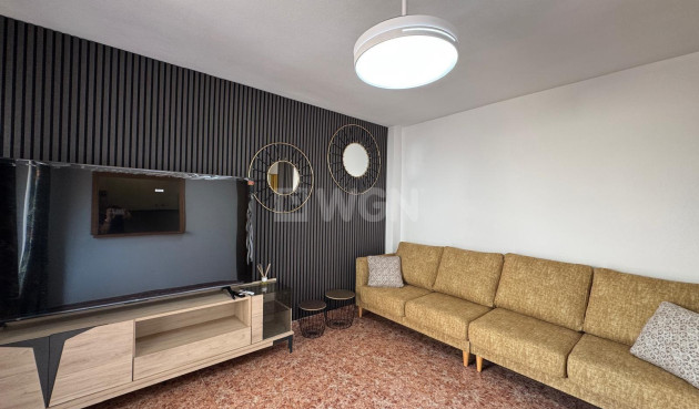 Odsprzedaż - Mieszkanie w bloku - Torrevieja - Centro