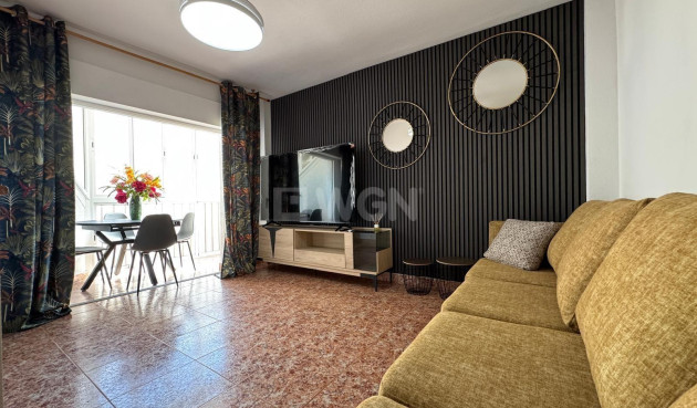 Odsprzedaż - Mieszkanie w bloku - Torrevieja - Centro