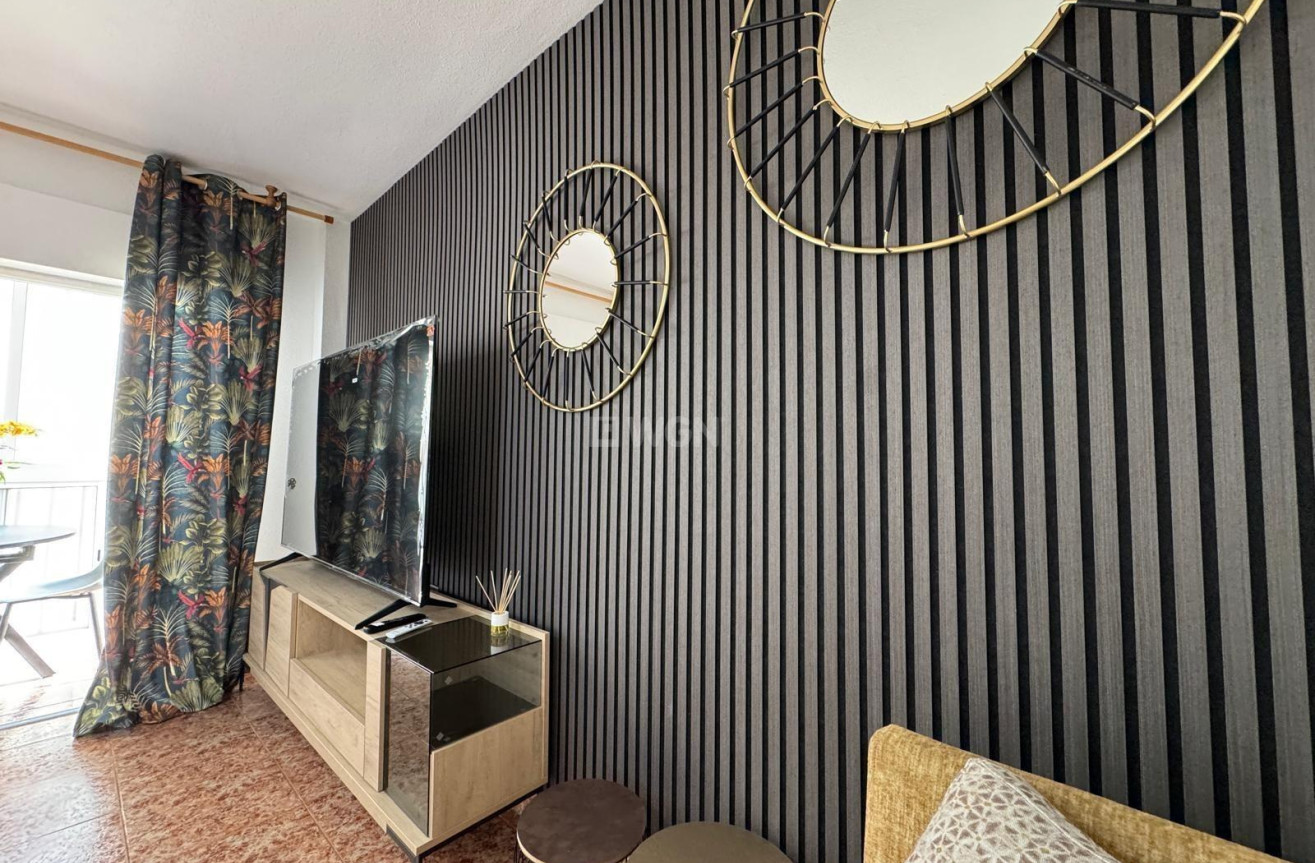 Odsprzedaż - Mieszkanie w bloku - Torrevieja - Centro