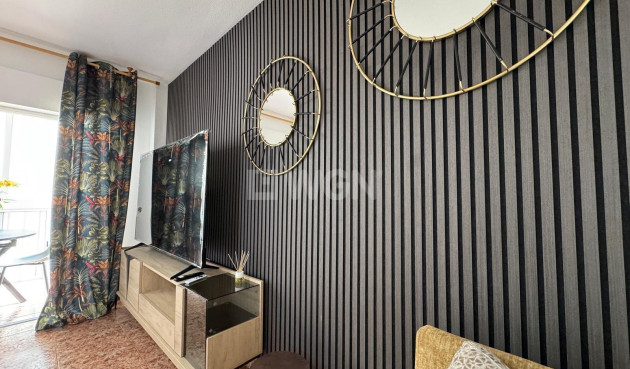 Odsprzedaż - Mieszkanie w bloku - Torrevieja - Centro