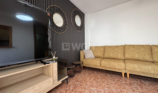 Odsprzedaż - Mieszkanie w bloku - Torrevieja - Centro