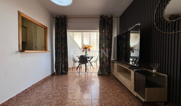 Odsprzedaż - Mieszkanie w bloku - Torrevieja - Centro