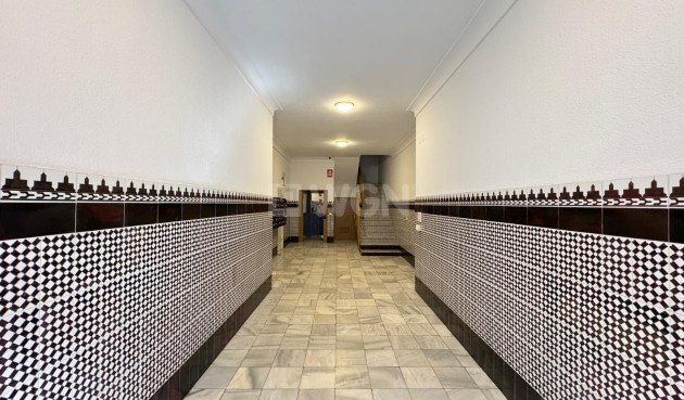 Odsprzedaż - Mieszkanie w bloku - Torrevieja - Centro