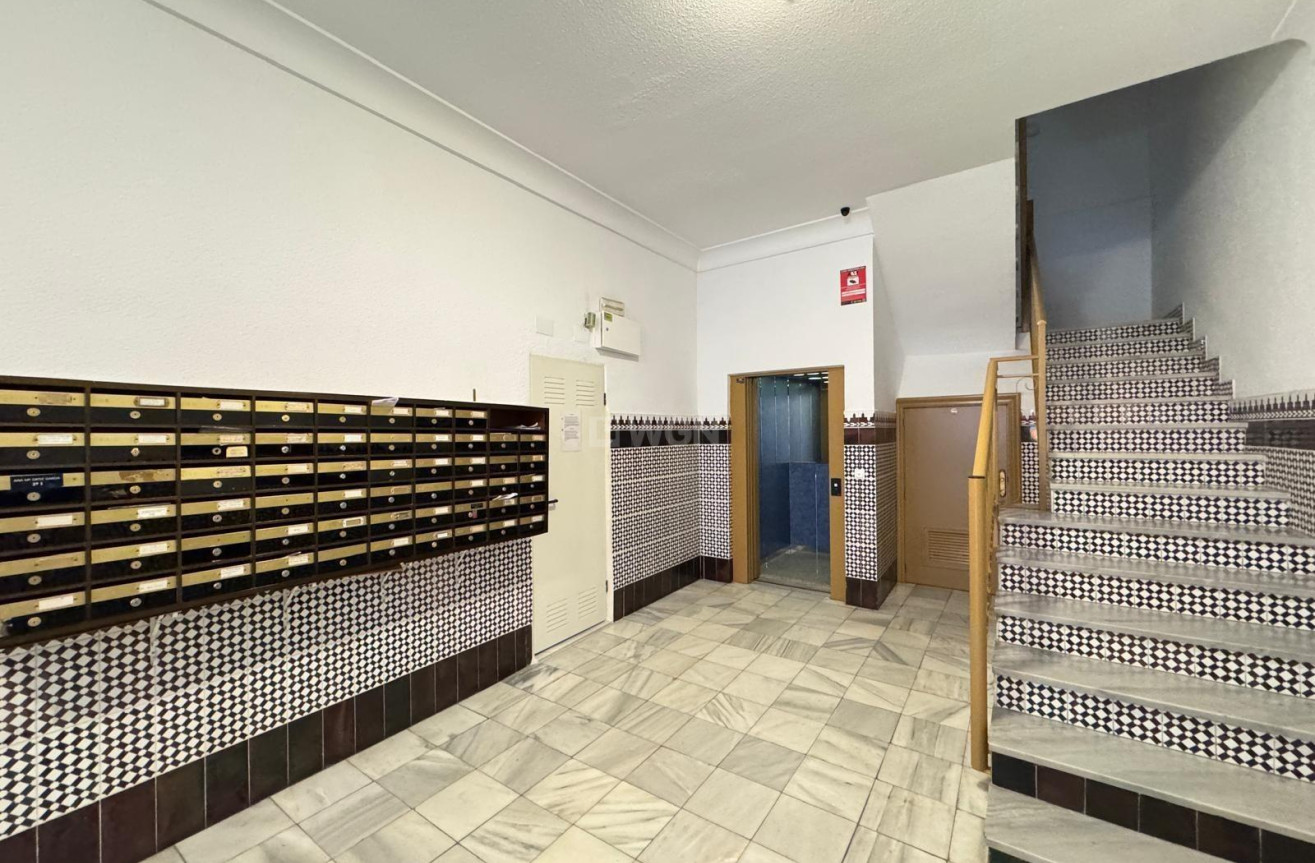 Odsprzedaż - Mieszkanie w bloku - Torrevieja - Centro
