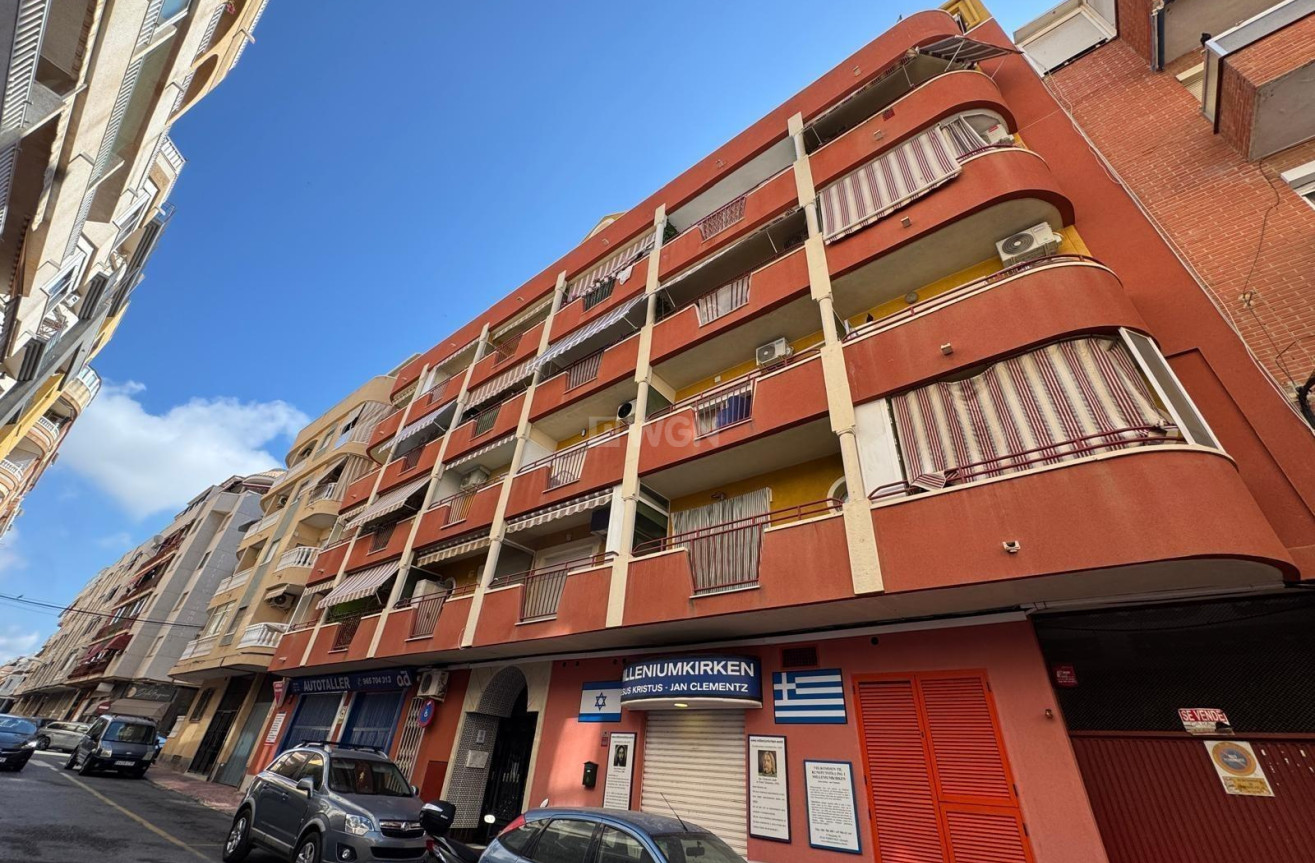 Odsprzedaż - Mieszkanie w bloku - Torrevieja - Centro