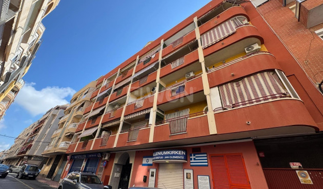 Odsprzedaż - Mieszkanie w bloku - Torrevieja - Centro