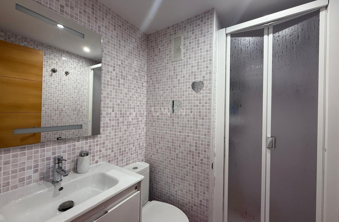 Odsprzedaż - Mieszkanie w bloku - Benidorm - Costa Blanca