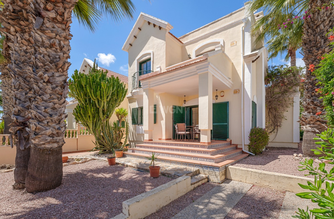 Resale - Villa - Orihuela Costa - Costa Blanca