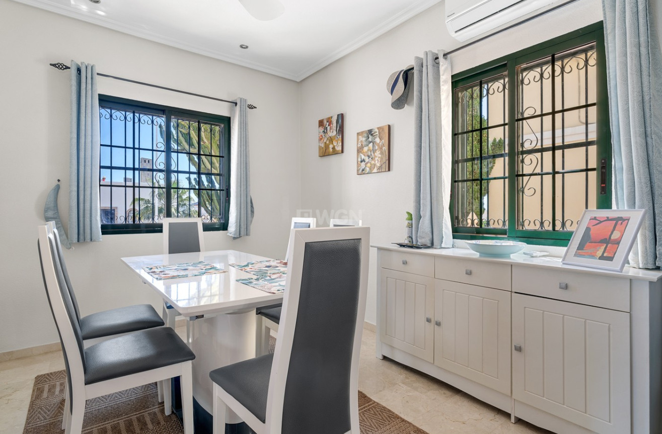 Resale - Villa - Orihuela Costa - Costa Blanca