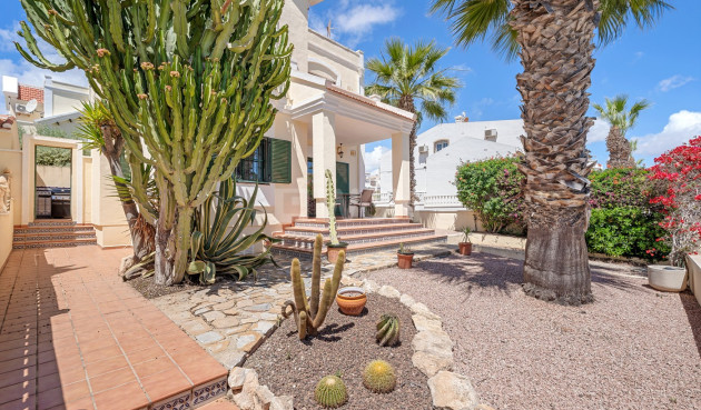 Resale - Villa - Orihuela Costa - Costa Blanca