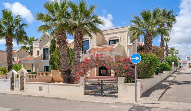 Resale - Villa - Orihuela Costa - Costa Blanca
