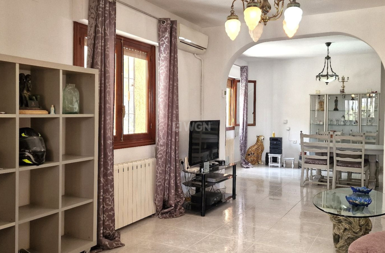 Odsprzedaż - Villa - Orihuela - Inland