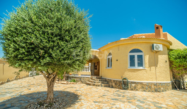 Odsprzedaż - Villa - Torrevieja - Costa Blanca