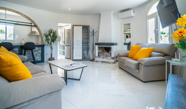 Odsprzedaż - Villa - Torrevieja - Costa Blanca