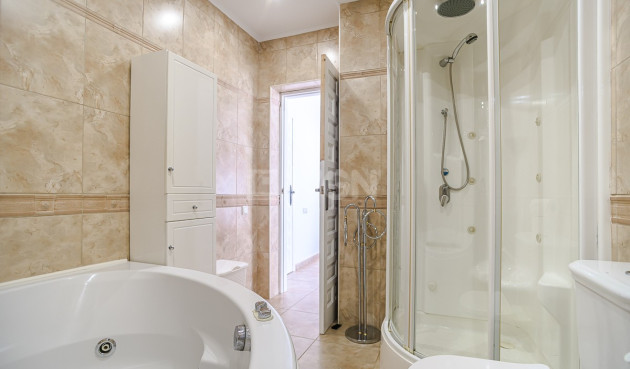 Odsprzedaż - Villa - Torrevieja - Costa Blanca