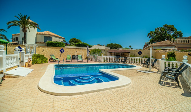 Odsprzedaż - Villa - Torrevieja - Costa Blanca