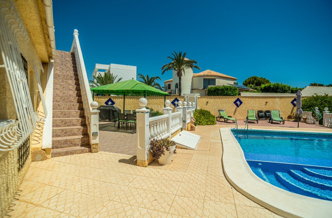 Odsprzedaż - Villa - Torrevieja - Costa Blanca