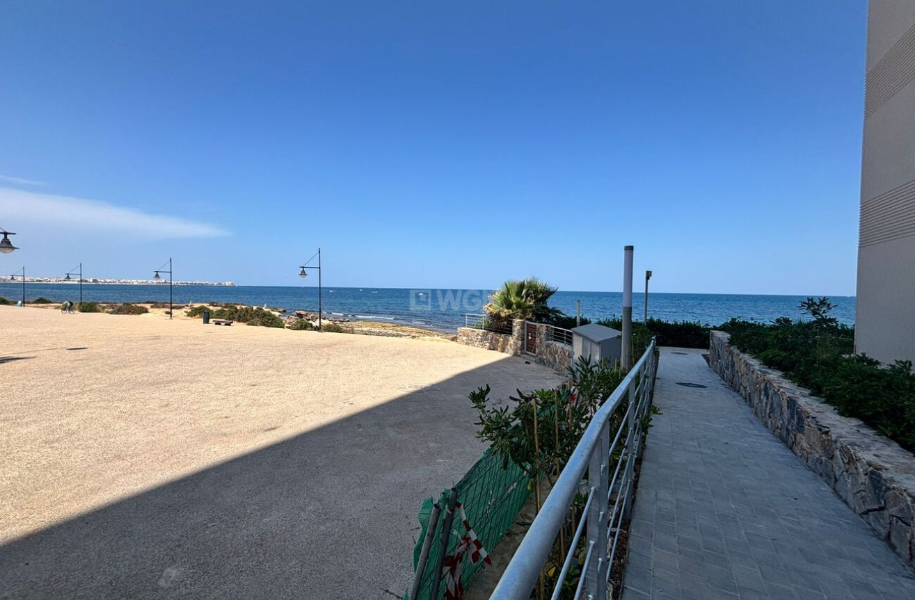 Resale - Apartment / flat - Punta Prima - Orihuela Costa