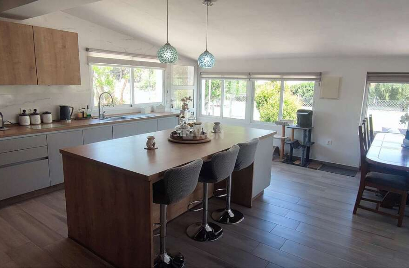 Odsprzedaż - Villa - Sax - Inland