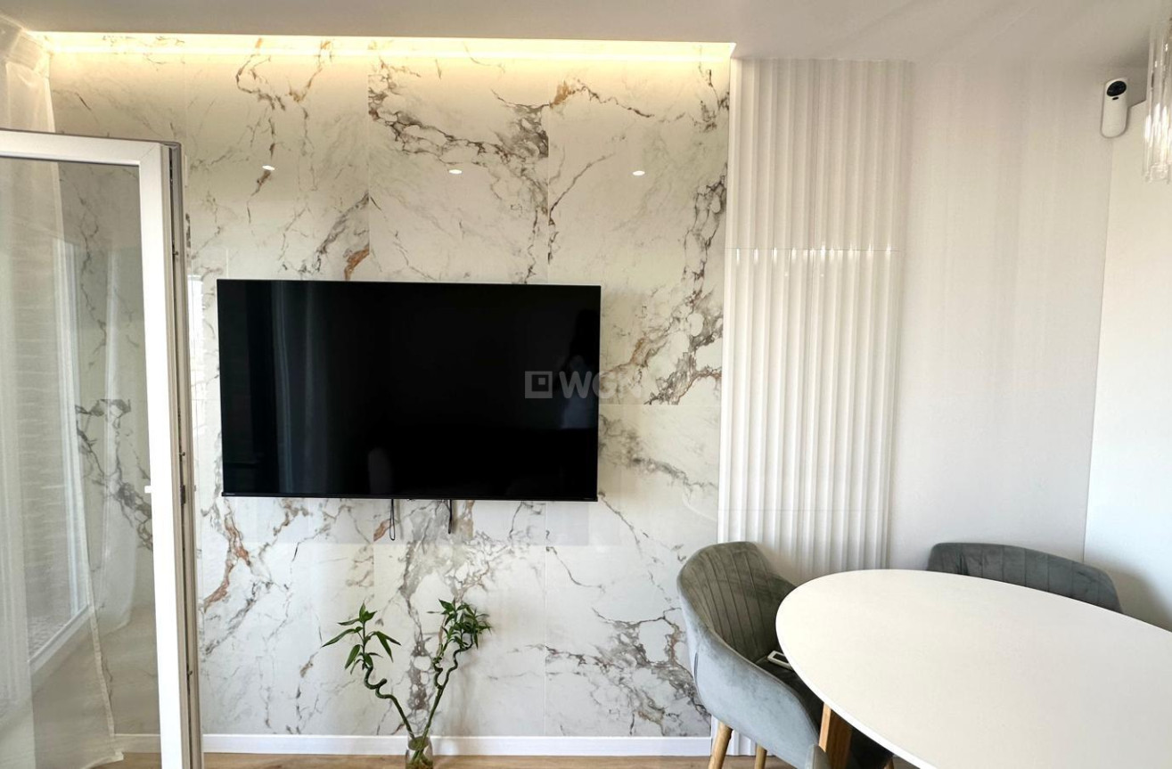 Odsprzedaż - Mieszkanie w bloku - Torrevieja - Punta Prima