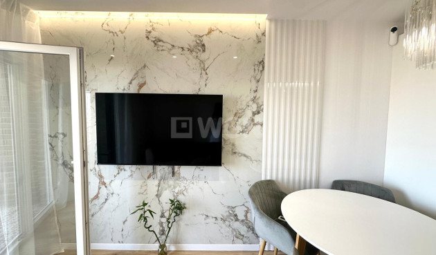 Odsprzedaż - Mieszkanie w bloku - Torrevieja - Punta Prima