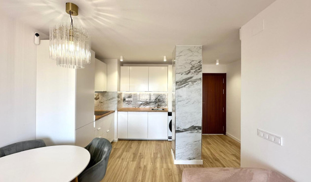 Odsprzedaż - Mieszkanie w bloku - Torrevieja - Punta Prima