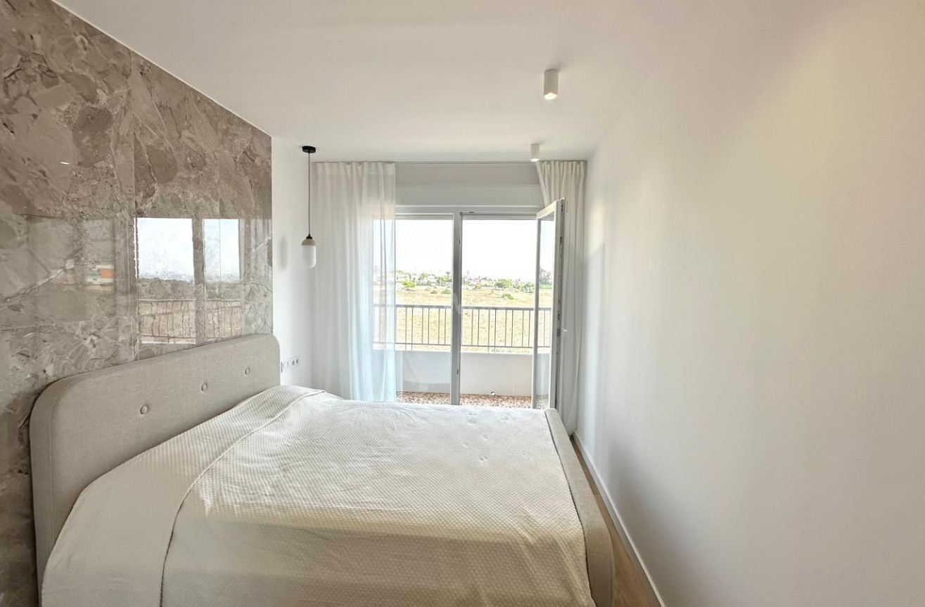 Odsprzedaż - Mieszkanie w bloku - Torrevieja - Punta Prima