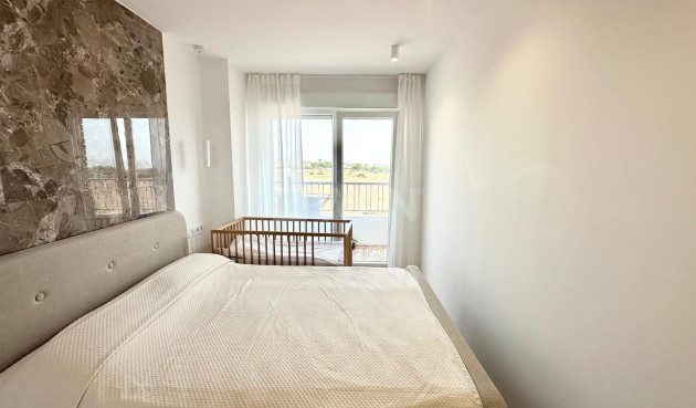 Odsprzedaż - Mieszkanie w bloku - Torrevieja - Punta Prima