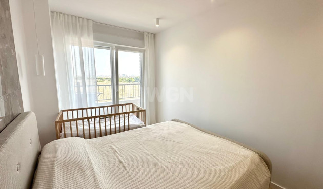 Odsprzedaż - Mieszkanie w bloku - Torrevieja - Punta Prima