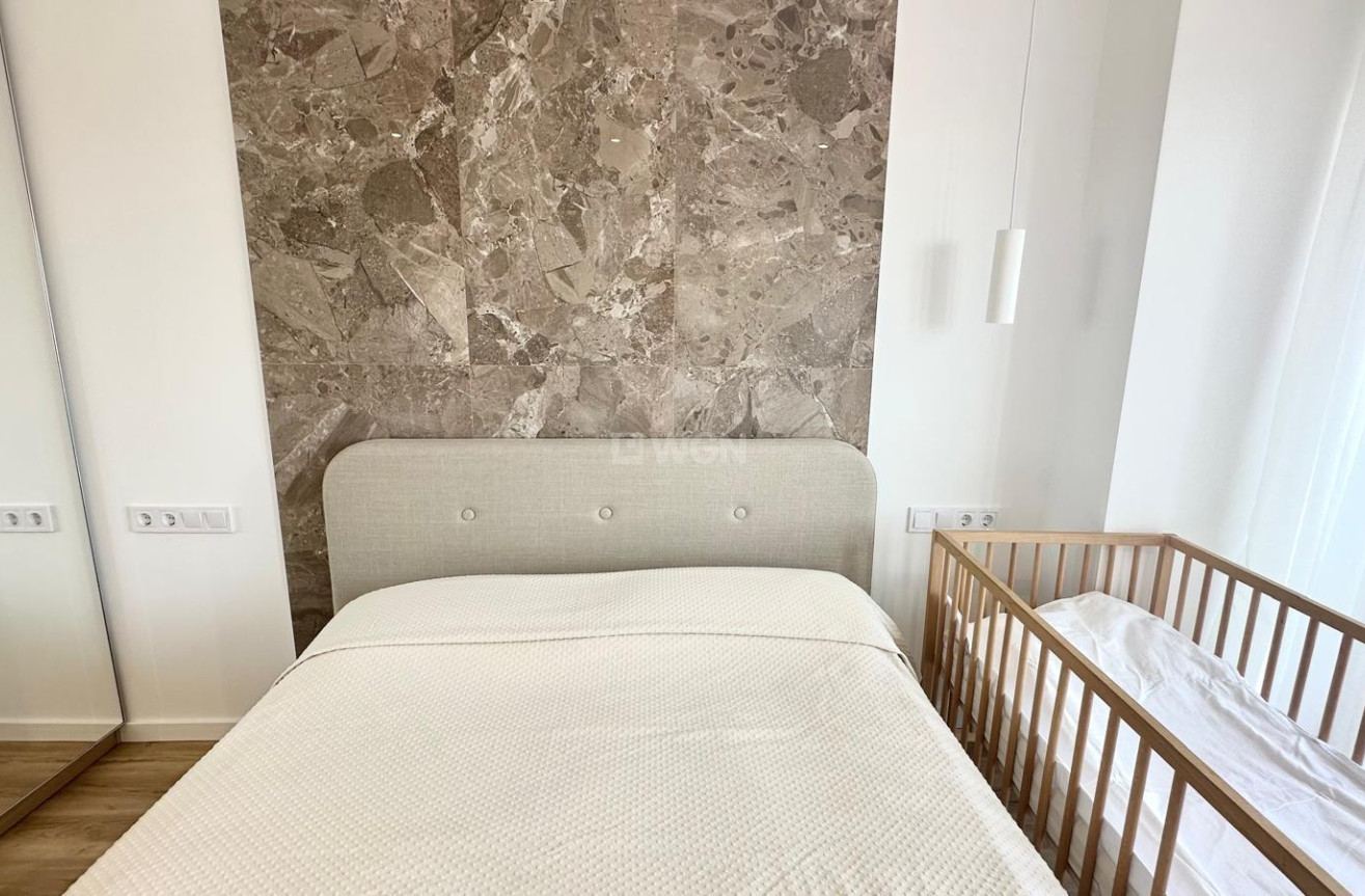 Odsprzedaż - Mieszkanie w bloku - Torrevieja - Punta Prima