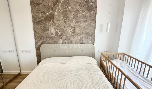 Odsprzedaż - Mieszkanie w bloku - Torrevieja - Punta Prima