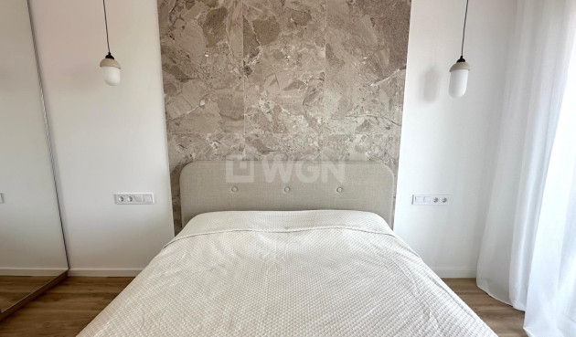 Odsprzedaż - Mieszkanie w bloku - Torrevieja - Punta Prima