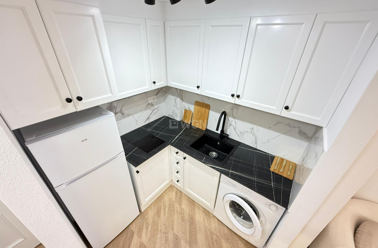 Odsprzedaż - Mieszkanie w bloku - Torrevieja - PARQUE DE LAS NACIONES