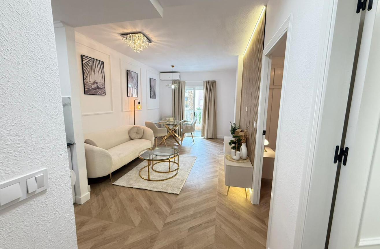 Odsprzedaż - Mieszkanie w bloku - Torrevieja - PARQUE DE LAS NACIONES