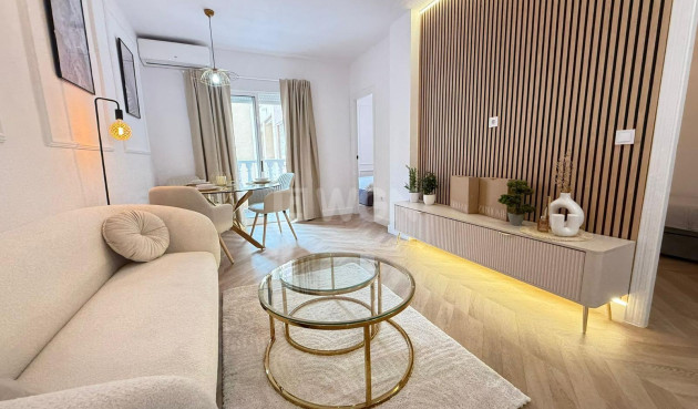 Odsprzedaż - Mieszkanie w bloku - Torrevieja - PARQUE DE LAS NACIONES