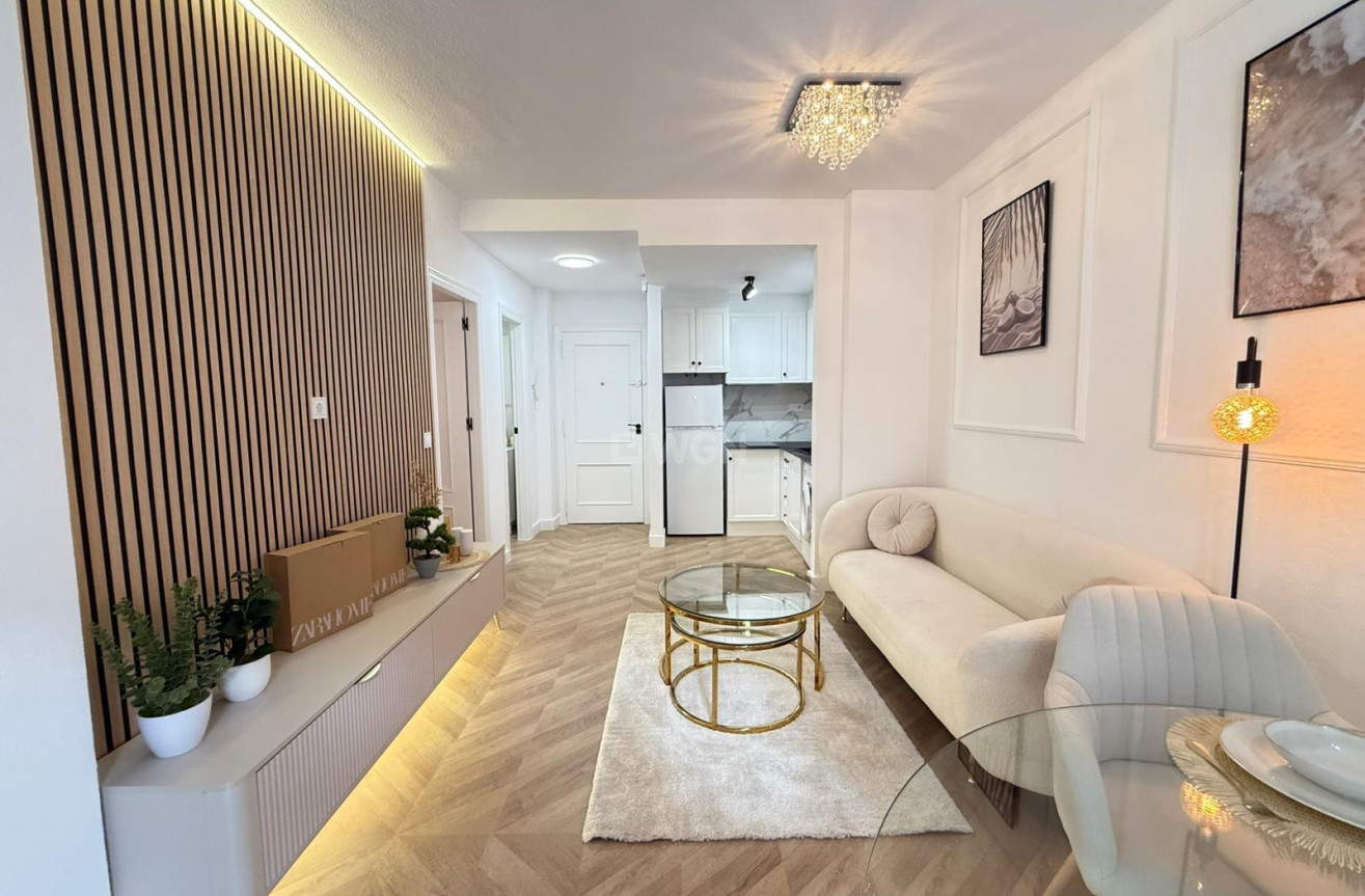 Odsprzedaż - Mieszkanie w bloku - Torrevieja - PARQUE DE LAS NACIONES