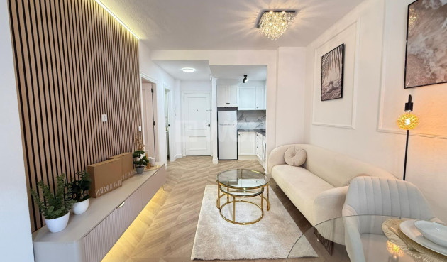 Odsprzedaż - Mieszkanie w bloku - Torrevieja - PARQUE DE LAS NACIONES