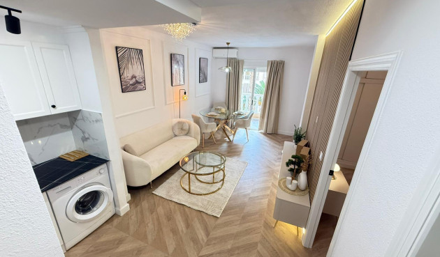 Odsprzedaż - Mieszkanie w bloku - Torrevieja - PARQUE DE LAS NACIONES