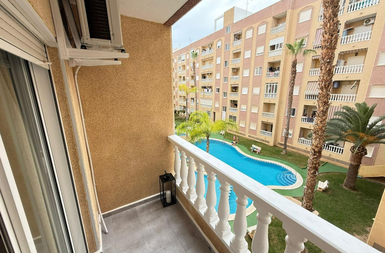 Odsprzedaż - Mieszkanie w bloku - Torrevieja - PARQUE DE LAS NACIONES