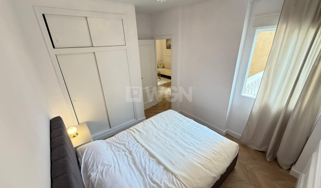 Odsprzedaż - Mieszkanie w bloku - Torrevieja - PARQUE DE LAS NACIONES