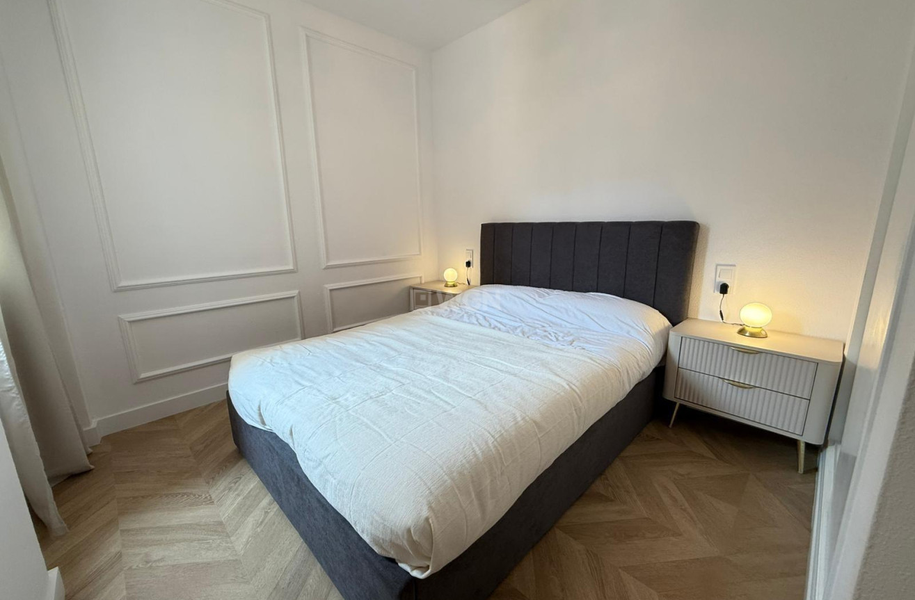 Odsprzedaż - Mieszkanie w bloku - Torrevieja - PARQUE DE LAS NACIONES