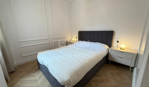 Odsprzedaż - Mieszkanie w bloku - Torrevieja - PARQUE DE LAS NACIONES