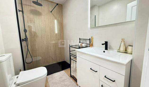 Odsprzedaż - Mieszkanie w bloku - Torrevieja - PARQUE DE LAS NACIONES